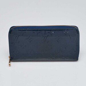 Louis Vuitton Grand Blue Monogram Vernis Zippy Wallet